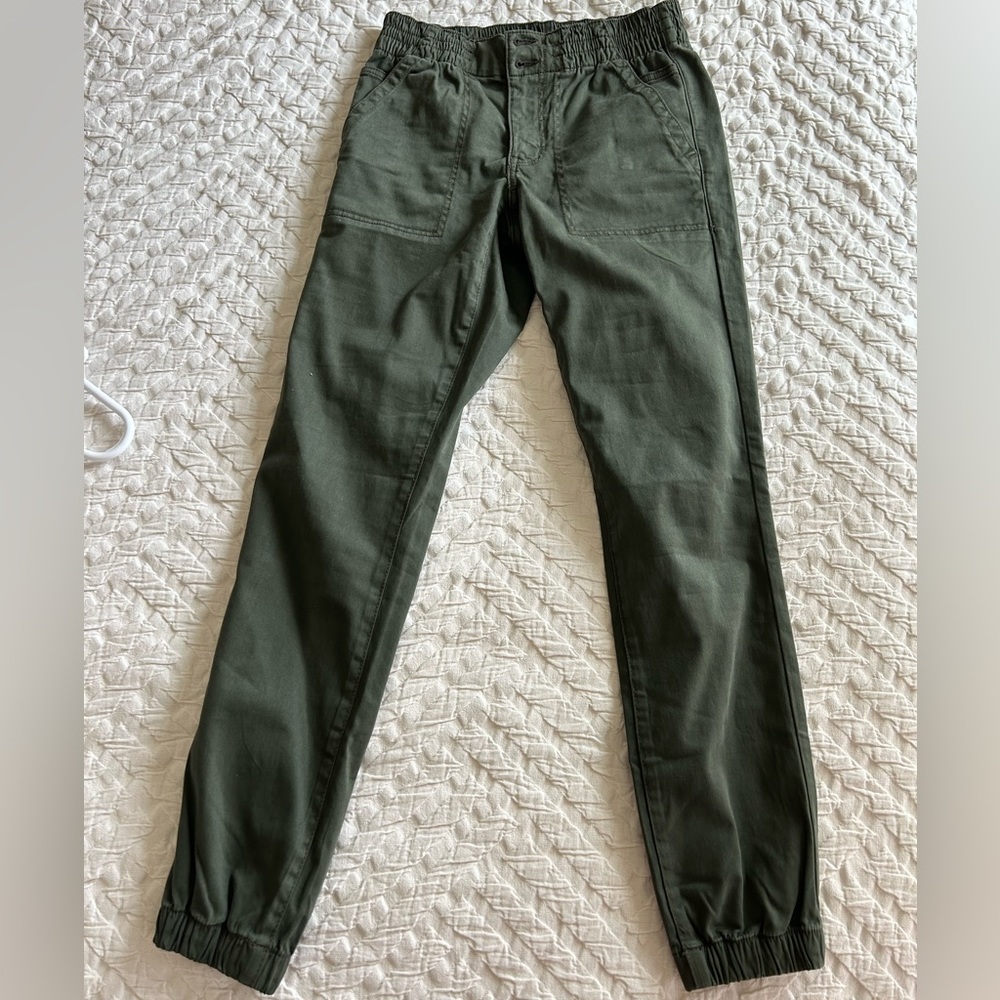 American Eagle size 4 Army Green Joggers